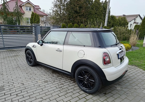 MINI ONE cena 19900 przebieg: 186000, rok produkcji 2009 z Gniezno małe 254